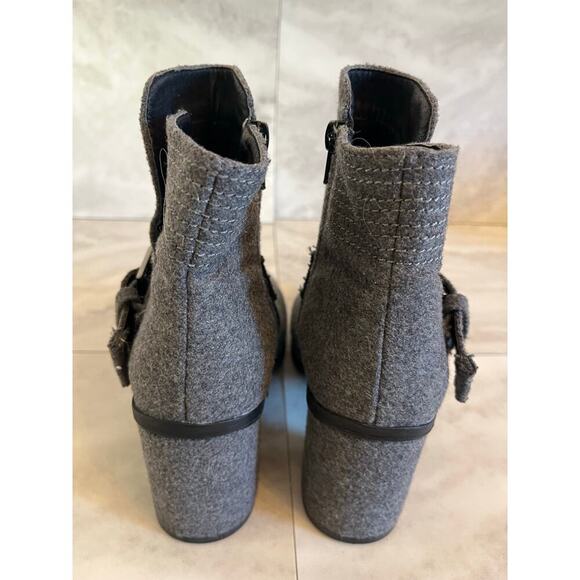 Muk Luks Women’s Heeled Booties Gray Side Zip Buckle Boho City Boots 38 US 8 - Picture 4 of 8